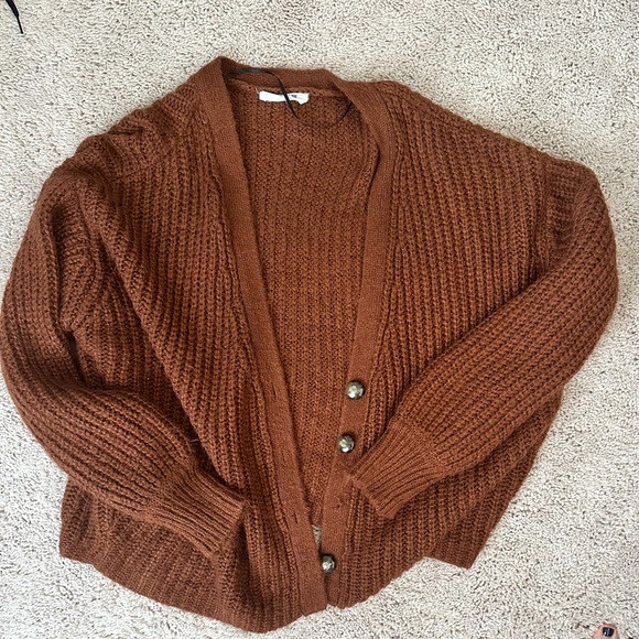 Double Zero Sweaters - knit cardigan